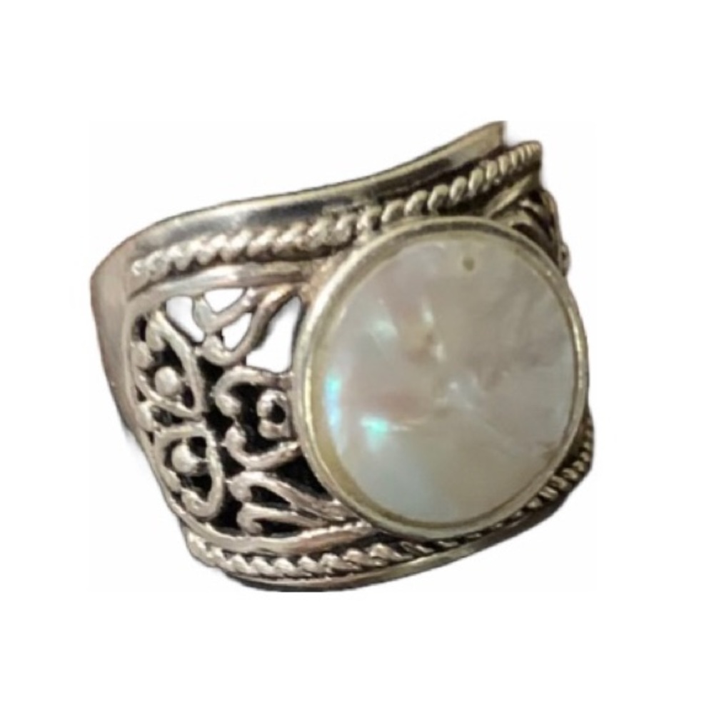 Coin Pearl sterling silver ring. Size 6 Ring